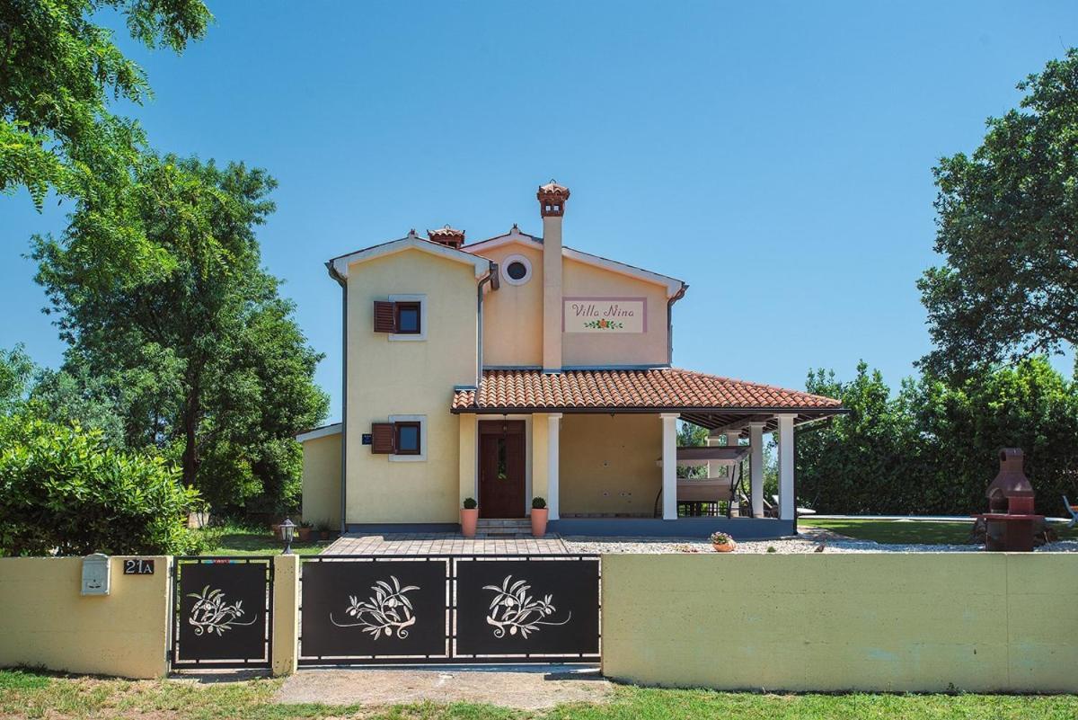 Villa Nina Medulin Exterior photo