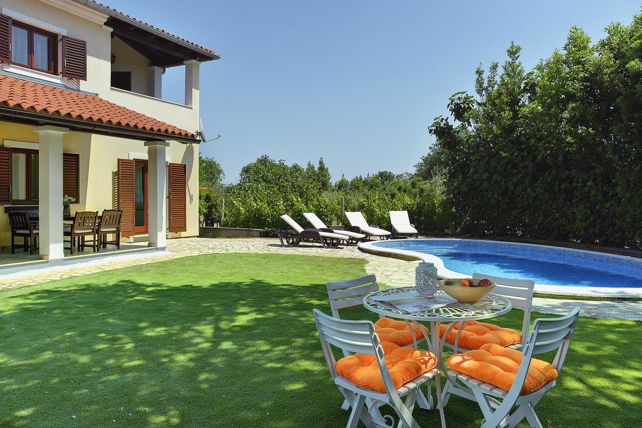 Villa Nina Medulin Exterior photo